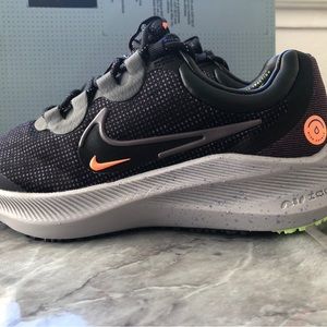 Womens Nike Zoom Winflo 8 Shield